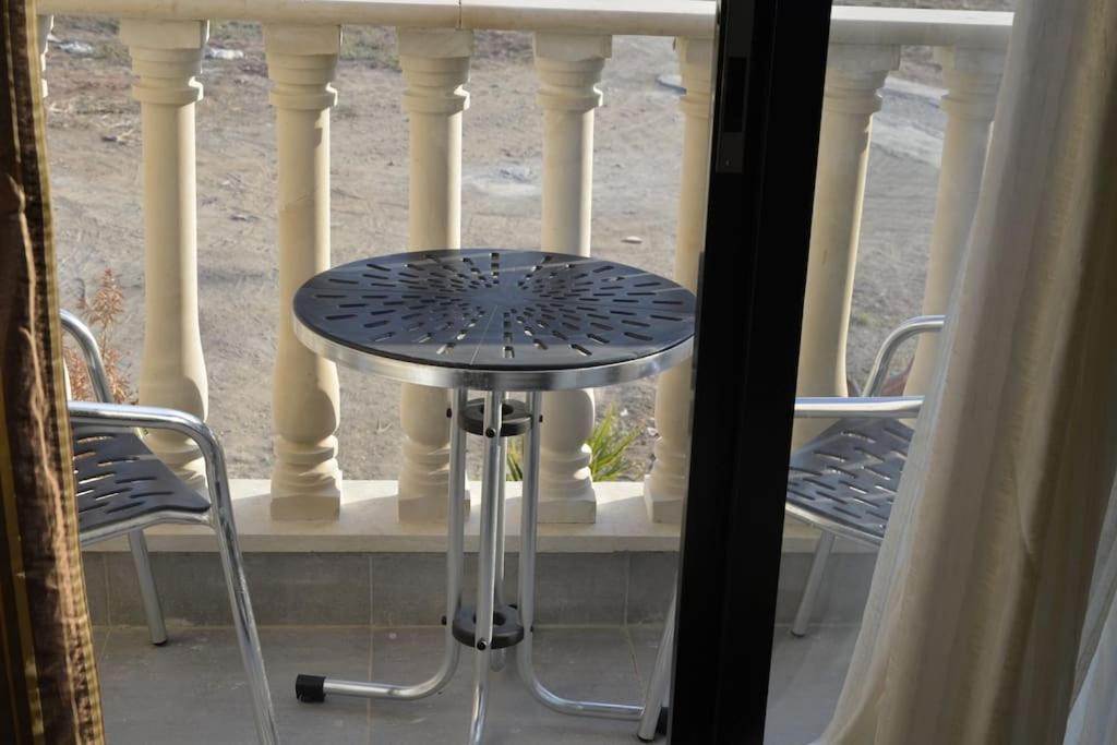 Isabella Court Townhouse Near Venus Beach And Lidl Paphos Buitenkant foto